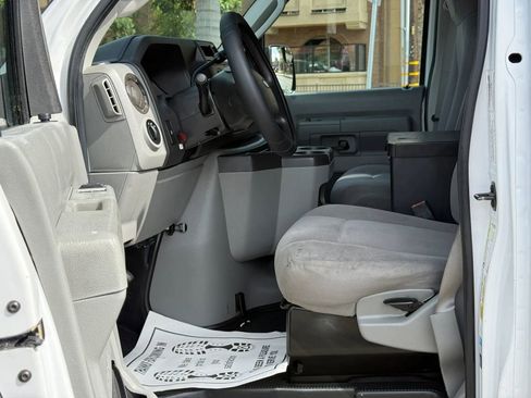 Used 2013 Ford E-150 and Econoline 150 RWD image 14