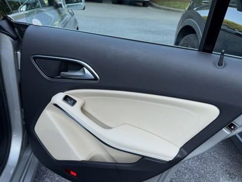 Used 2018 Mercedes-Benz CLA 250 image 10