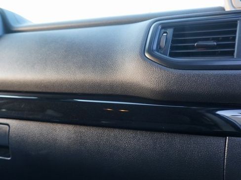 Used 2024 Nissan Titan SV w/ SV Convenience Package image 50