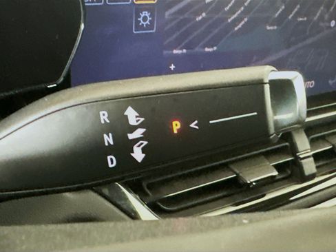 Used 2024 Chevrolet Equinox EV RS AWD/4WD image 24