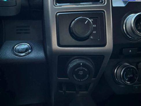 Used 2018 Ford F150 Platinum w/ Trailer Tow Package image 33