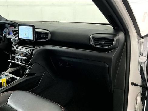 Used 2023 Ford Explorer ST-Line AWD/4WD image 19