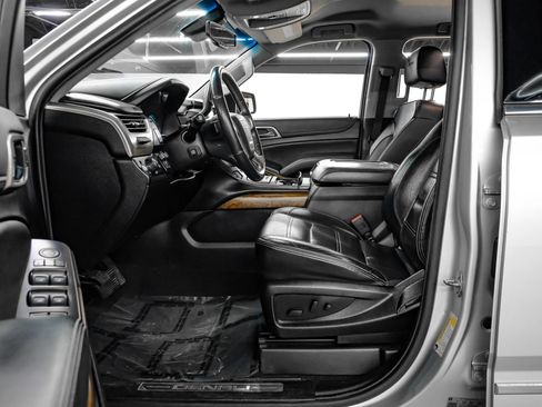 Used 2020 GMC Yukon XL Denali RWD image 4