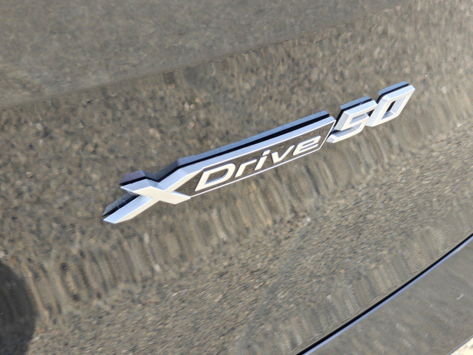 Used 2023 BMW iX xDrive50 w/ Sport Package AWD/4WD image 9
