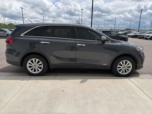 Used 2019 Kia Sorento AWD image 3