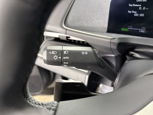 Certified 2026 Lexus ES 350e w/ Convenience Package FWD image 15