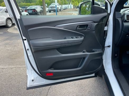 Used 2025 Honda Passport EX-L image 23