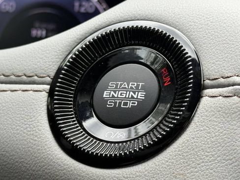 Certified 2023 Jeep Compass Limited w/ Elite Group AWD/4WD image 16
