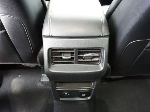 Used 2022 Ford Edge Titanium AWD/4WD image 17