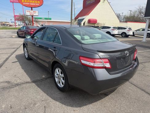 Used 2011 Toyota Camry LE w/ LE Extra-Value Pkg image 8