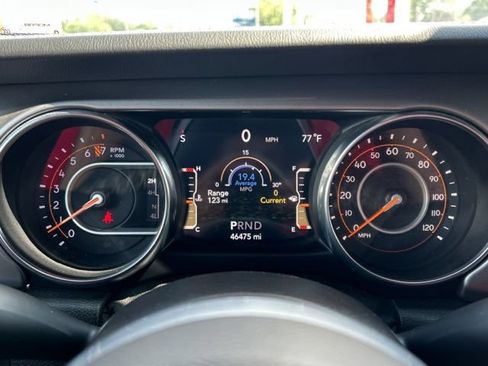 Used 2020 Jeep Wrangler Unlimited Sahara AWD/4WD image 36