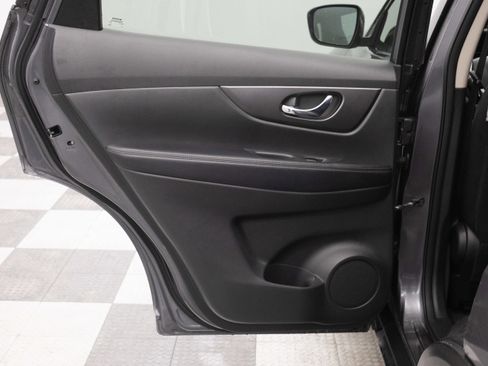 Used 2016 Nissan Rogue S image 23