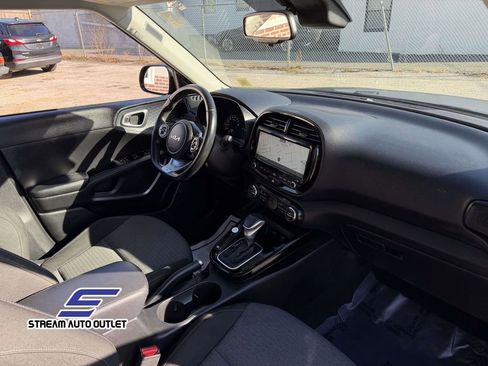 Used 2022 Kia Soul GT-Line image 12