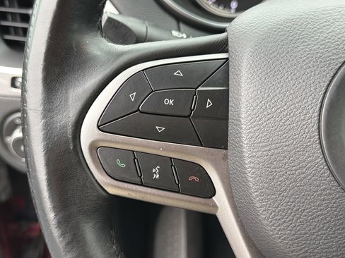 Used 2019 Jeep Cherokee Latitude Plus image 25