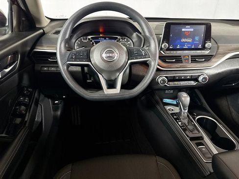 Used 2023 Nissan Altima 2.5 SV AWD/4WD image 17