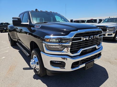 New 2026 RAM 3500 Tradesman AWD/4WD image 11
