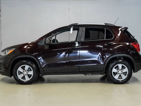 Used 2022 Chevrolet Trax LT w/ LT Convenience Package AWD/4WD image 15