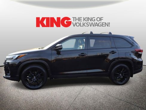 Used 2019 Toyota Highlander SE w/ Nightshade Edition image 7