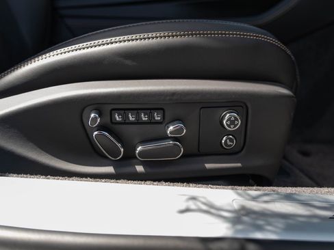 Used 2023 Bentley Continental GT V8 image 24