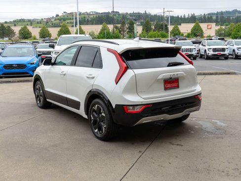 New 2026 Kia Niro Wind FWD image 5