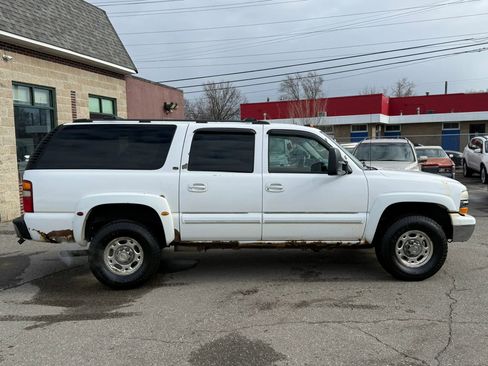 Used 2003 Chevrolet Suburban 2500 LT w/ LT Preferred Equipment Group AWD/4WD image 4