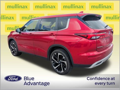 Used 2024 Mitsubishi Outlander SE AWD/4WD image 2