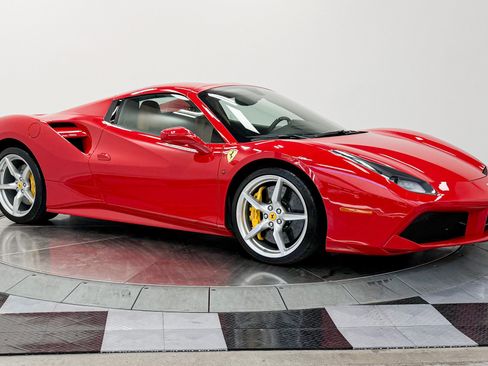 Used 2018 Ferrari 488 Spider RWD image 31