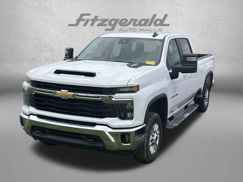 Used 2025 Chevrolet Silverado 2500 LT w/ Convenience Package image 3