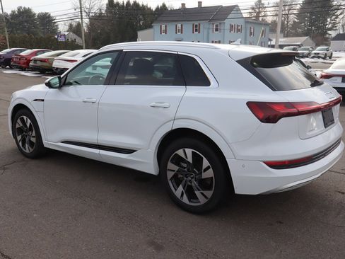 Used 2022 Audi e-tron Premium Plus w/ Premium Plus Package image 7
