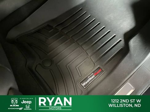 Used 2021 GMC Yukon SLT w/ SLT Luxury Plus Package AWD/4WD image 59