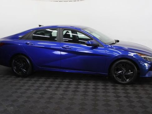 Used 2021 Hyundai Elantra SEL w/ Cargo Package FWD image 4