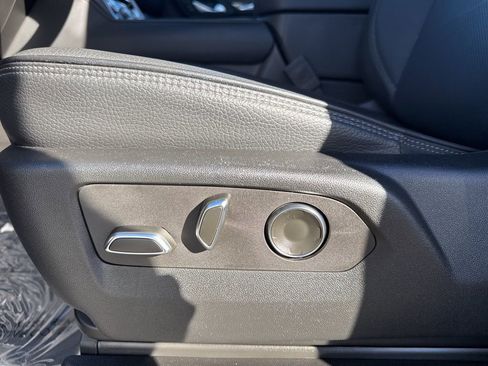 Used 2024 GMC Yukon Denali image 10