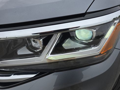 Used 2023 Volkswagen Atlas SE w/ Black Wheel Package AWD/4WD image 31