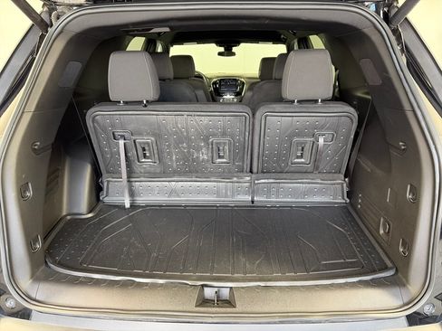 Used 2023 Chevrolet Traverse LT w/ LPO, Floor Liner Package AWD/4WD image 15