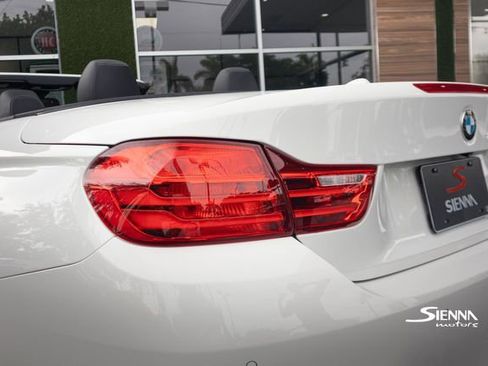 Used 2017 BMW M4 Convertible image 22