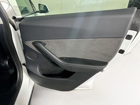 Used 2023 Tesla Model Y Performance AWD/4WD image 28