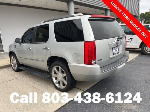 Used 2011 Cadillac Escalade Premium image 5