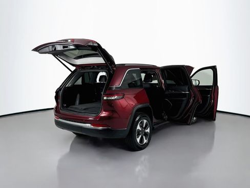 Used 2023 Jeep Grand Cherokee 4WD 4xe image 25