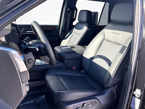 Used 2026 GMC Yukon Denali w/ Denali Reserve Package image 25