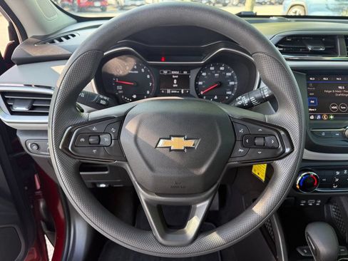 Used 2022 Chevrolet TrailBlazer LS AWD/4WD image 16