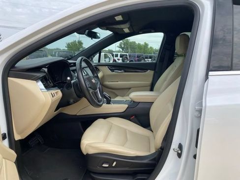 Used 2019 Cadillac XT5 FWD image 17
