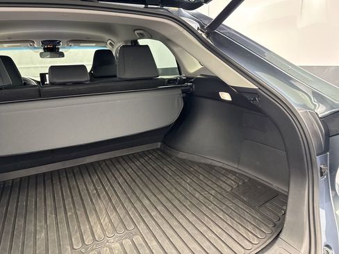 Used 2023 Toyota Venza LE AWD/4WD image 36