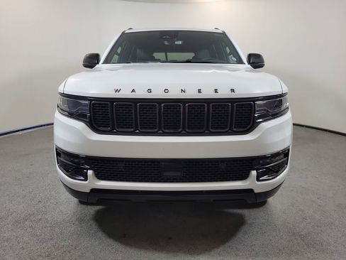 Used 2024 Jeep Wagoneer Series II RWD image 2