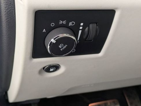 Used 2021 Jeep Grand Cherokee Summit RWD image 15