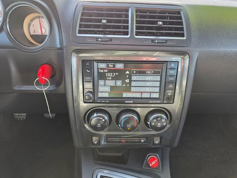 Used 2010 Dodge Challenger R/T image 17