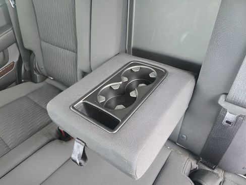 Used 2018 GMC Yukon SLE image 30