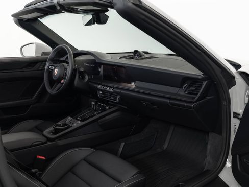 Used 2025 Porsche 911 Targa 4 GTS AWD/4WD image 9