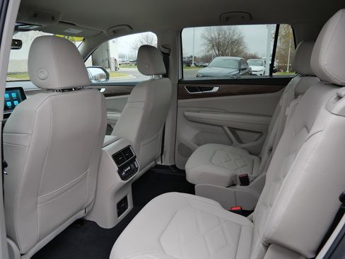 New 2026 Volkswagen Atlas SE image 7
