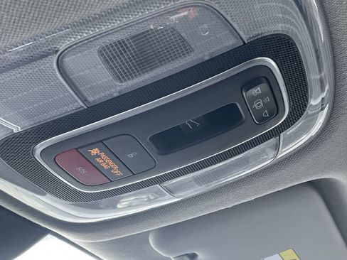 Used 2023 Hyundai Elantra Limited image 30