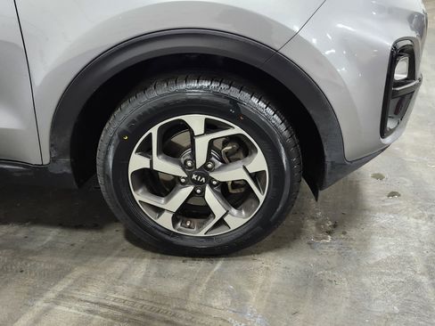 Used 2021 Kia Sportage LX image 9